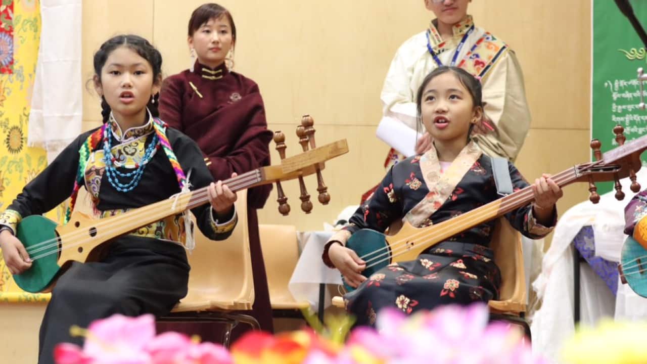 Tibetan girls