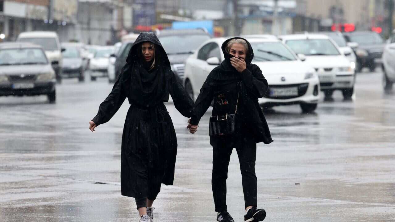 Police in Iran to use “smart cameras” to catch unveiled women Police in Iran to use “smart cameras” to catch unveiled women