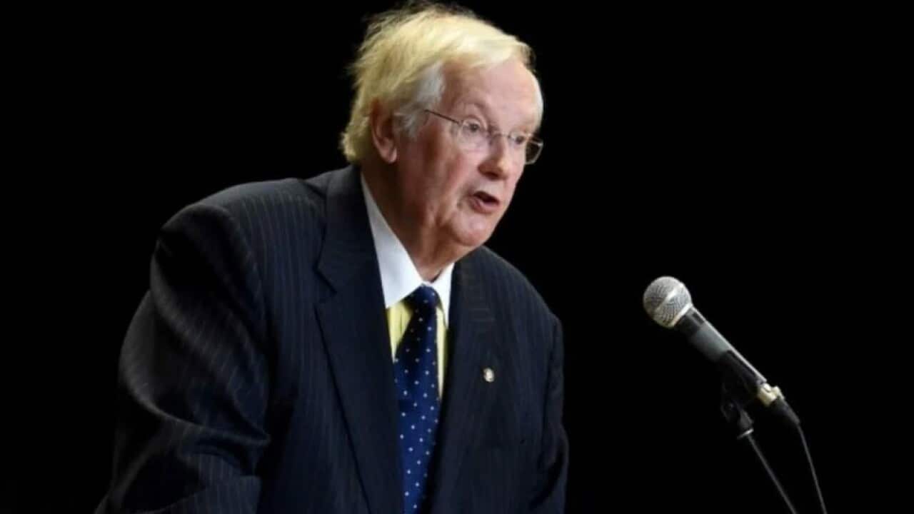 Osborne Michael Καθηγητής 2 Con Deves.jpg