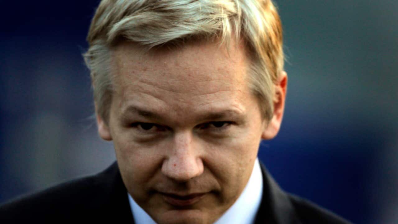 assange_110208_B_AAP_1623639120