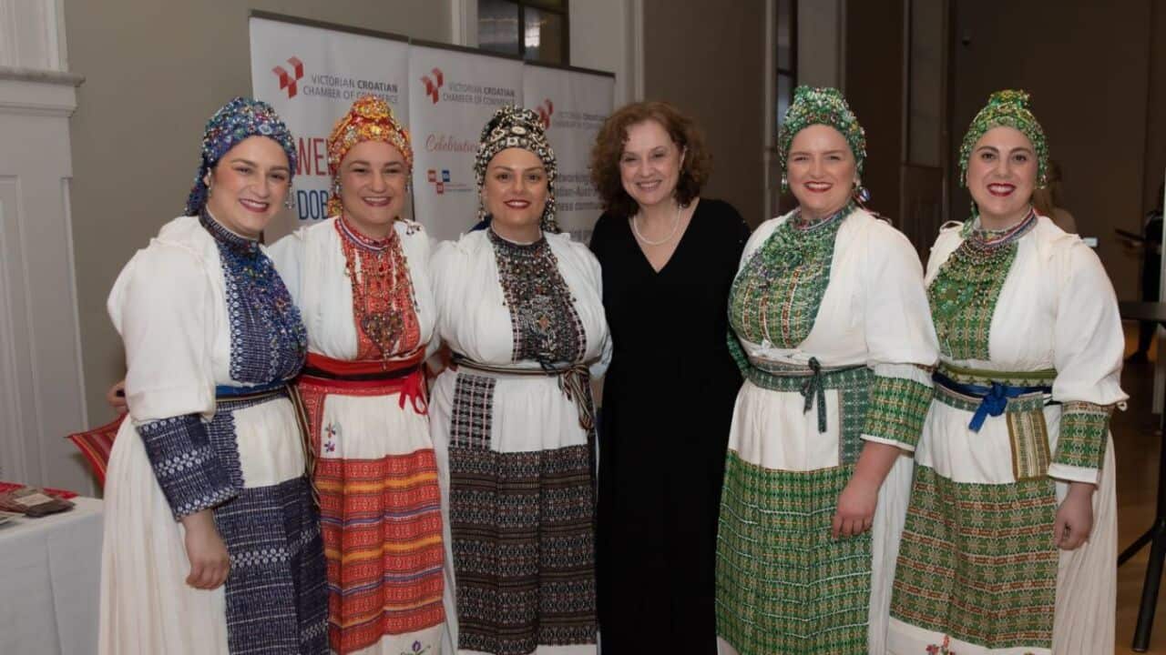 Veleposlanica Pavelich i Lado Geelong pjevačice VCCC 2023.jpeg