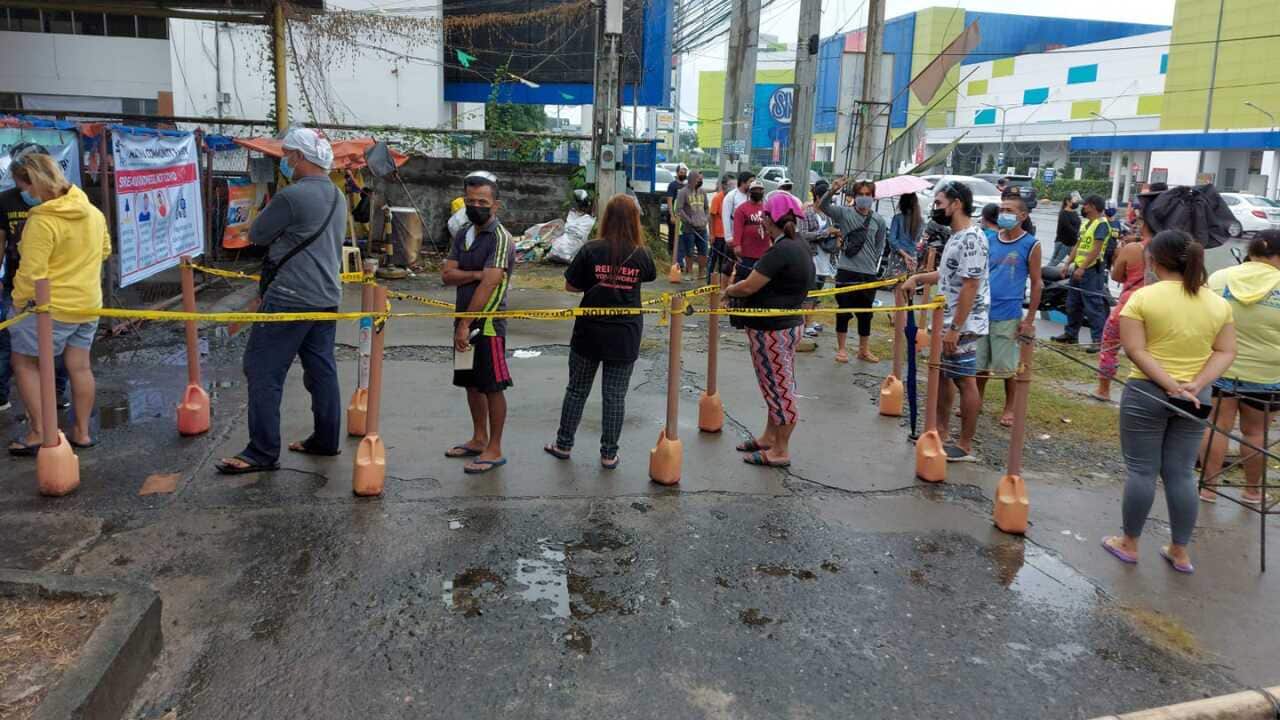 Community pantry in the Philippines gives hope amid pandemic