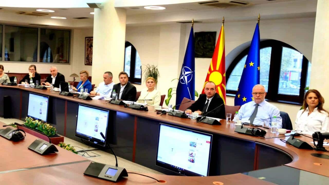 Iseleni;ki diskusii MNR slika.jpg