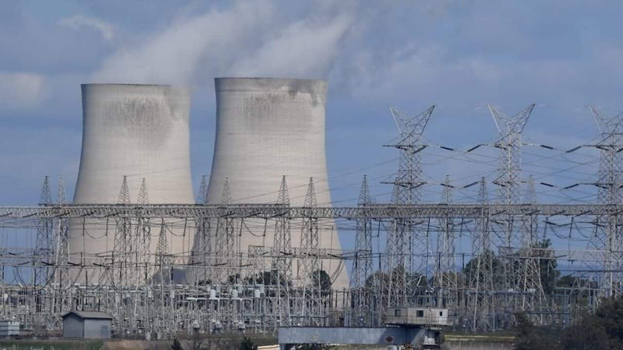 the Bayswater coal-fired power station cooling towers and wires