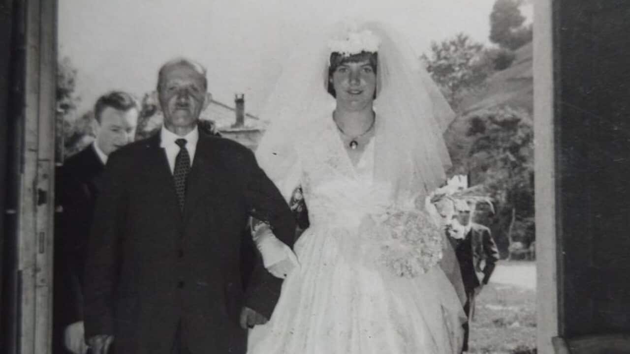 Bruna Strattazzon a 17 anni con il padre nel giorno del matrimonio.jpg