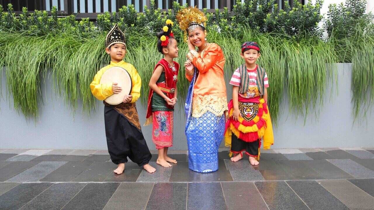 The kids from Suara Indonesia Dance group getting ready to perform at the IndoKids fest 2021.