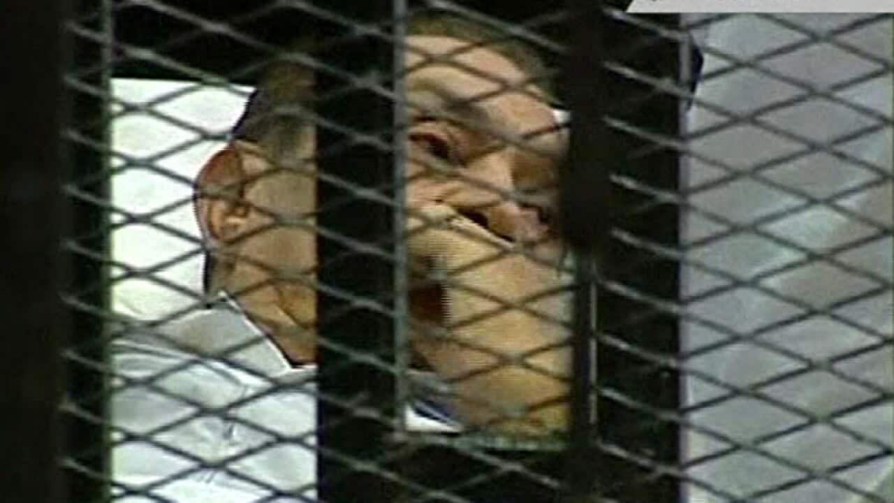 mubarak_trial_110803_aap_854357165