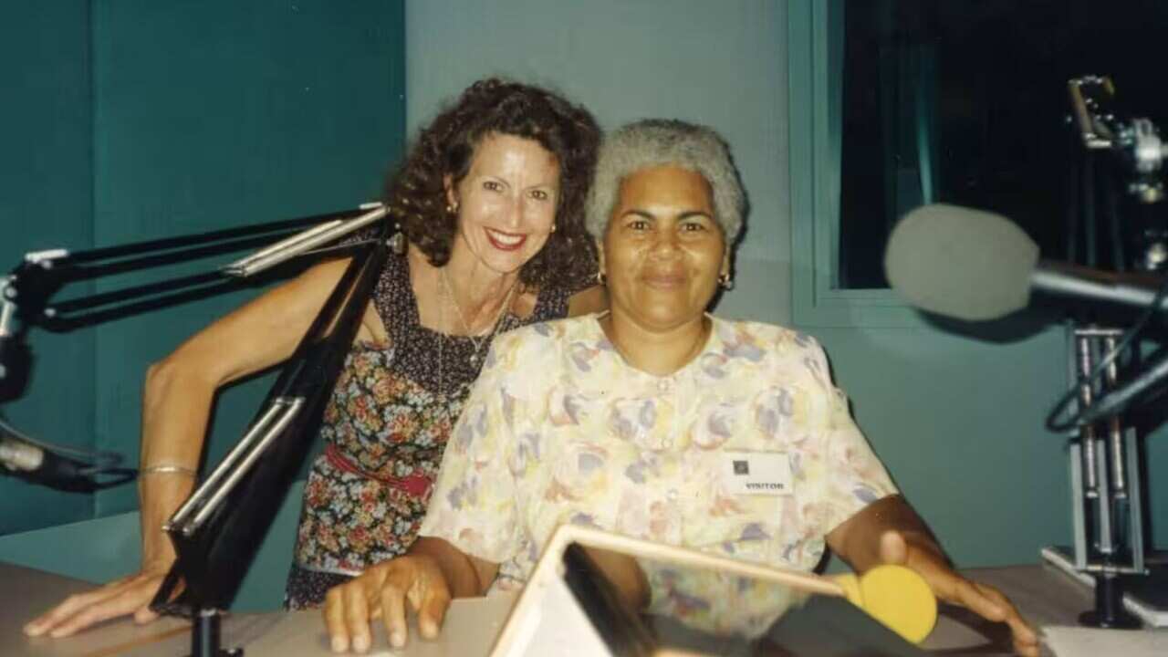 Marie-Claude Tjibaou & Daniele Kemp a Melbourne.jpg