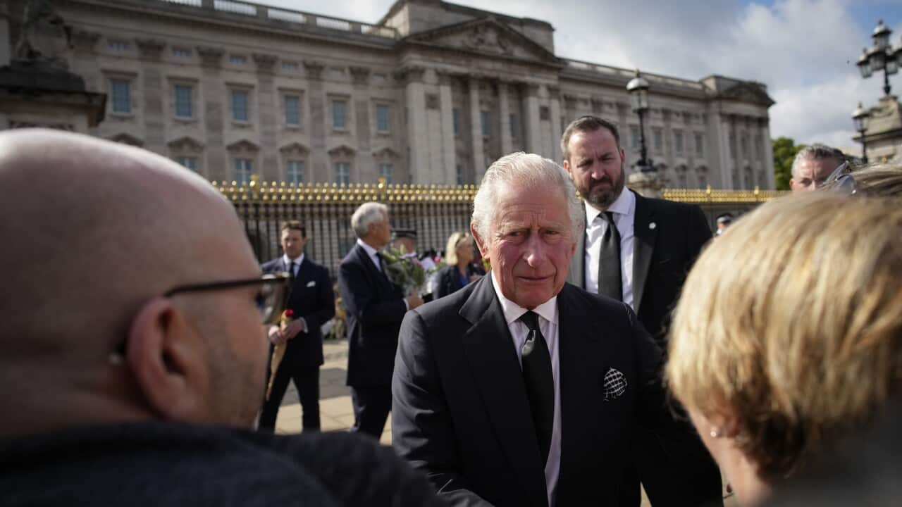 King Charles greets wellwishers after arriving at Buckingham Palace