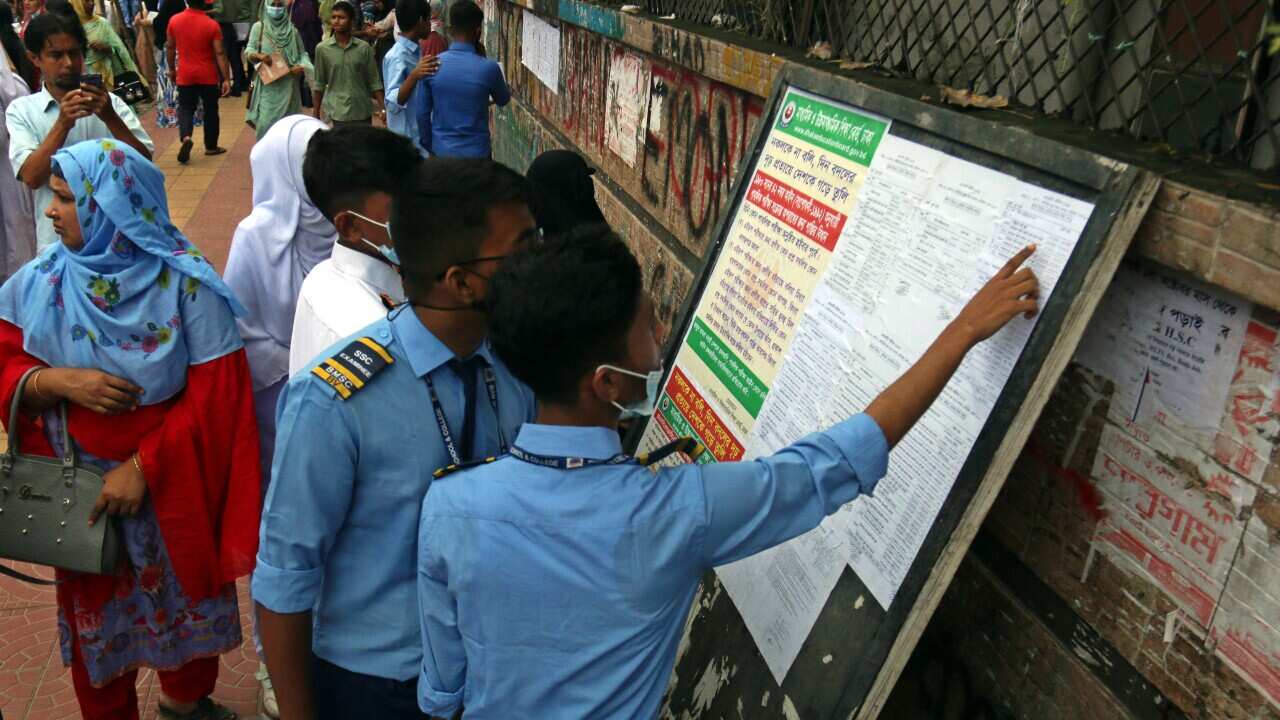 Students Take Their Exams 7 Months Late Due To Covid And Floods - Bangladesh