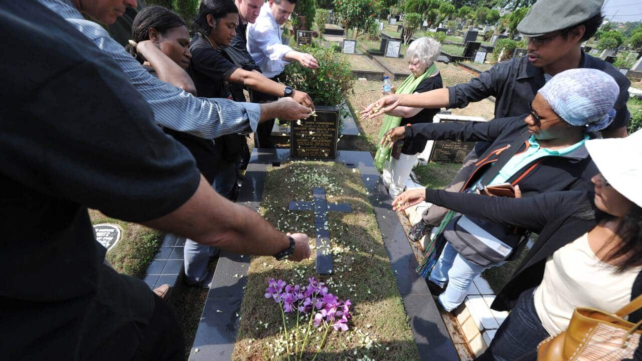 Balibo five widow seeks legal action SBS News