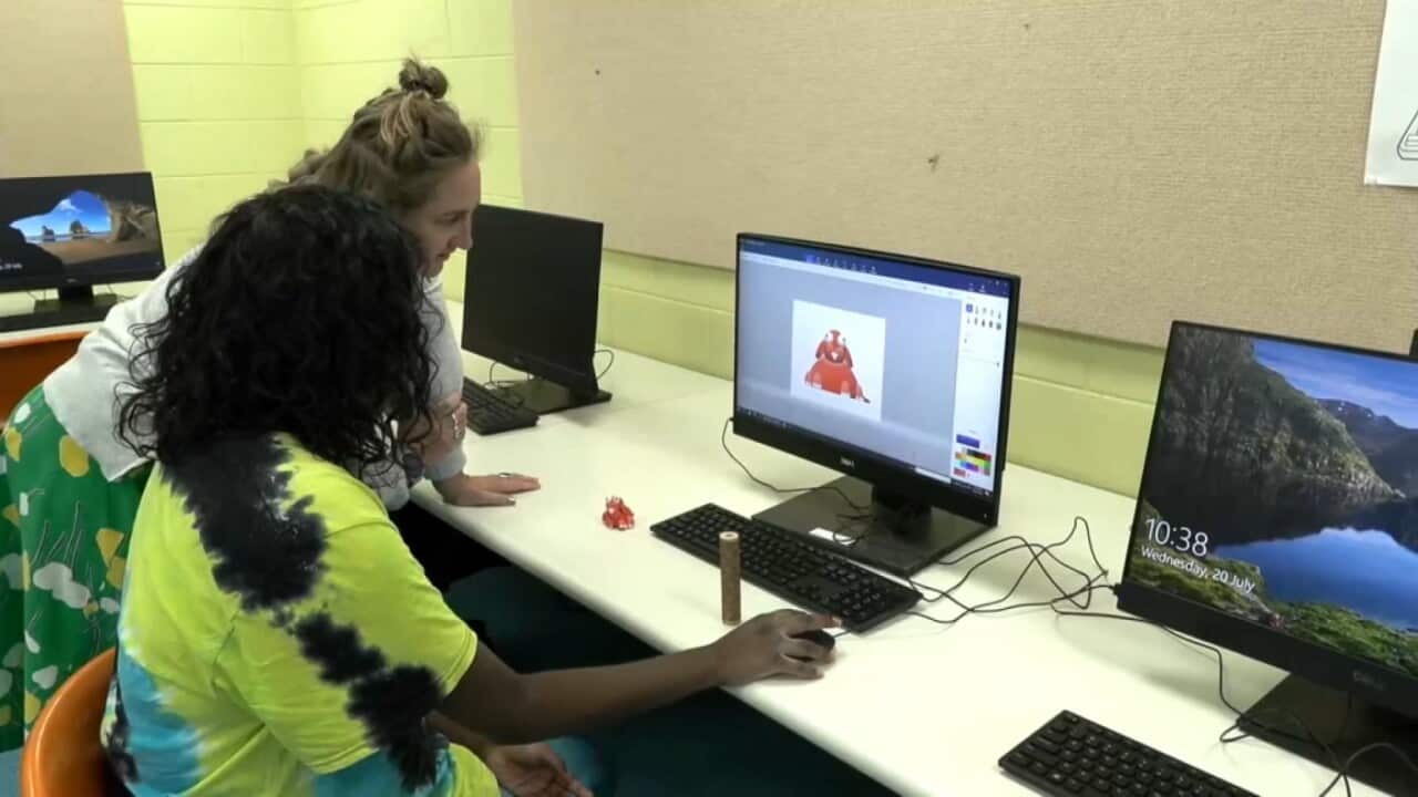 A student at Yipirinya School in Alice Springs uses new technology to re-tell an ancient story (SBS).jpg