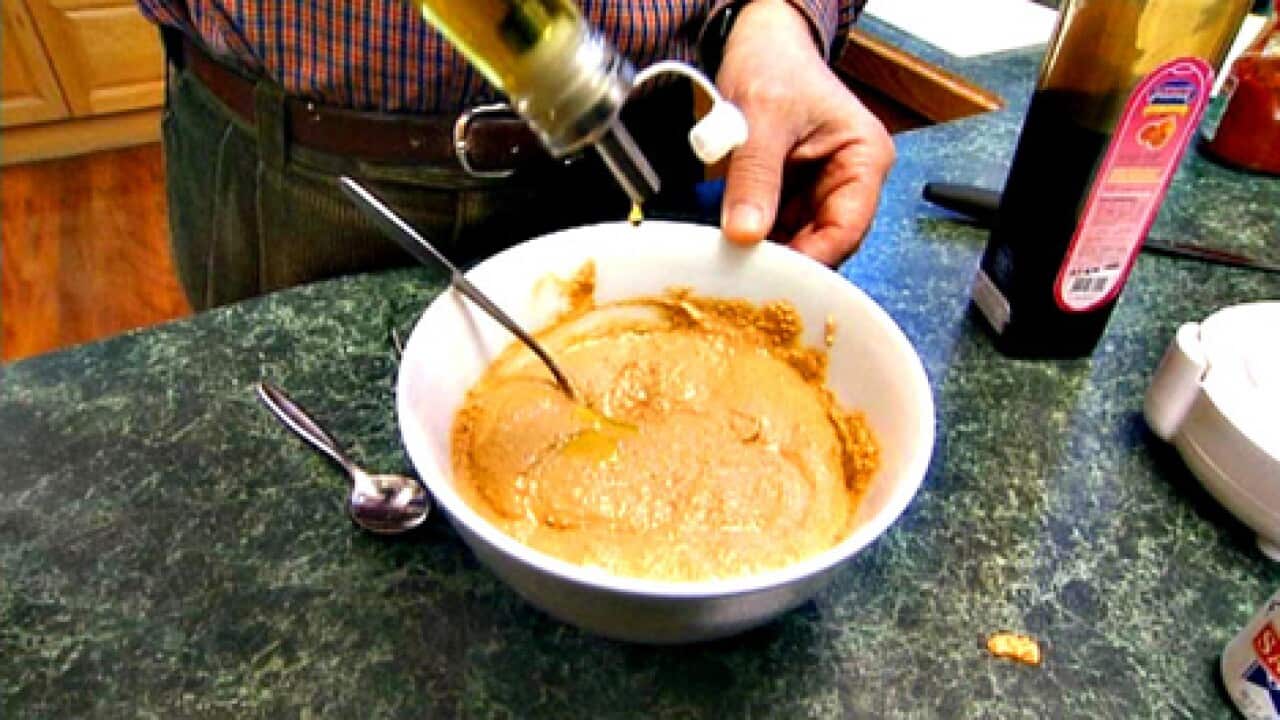 Cevizli biber (chilli walnut dip)