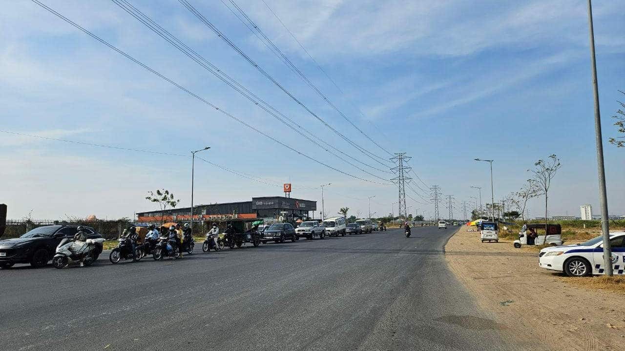 60 meter road in Phnom Penh.jpg