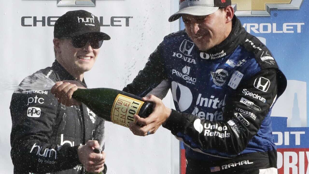 Graham Rahal (R) and Josef Newgarden