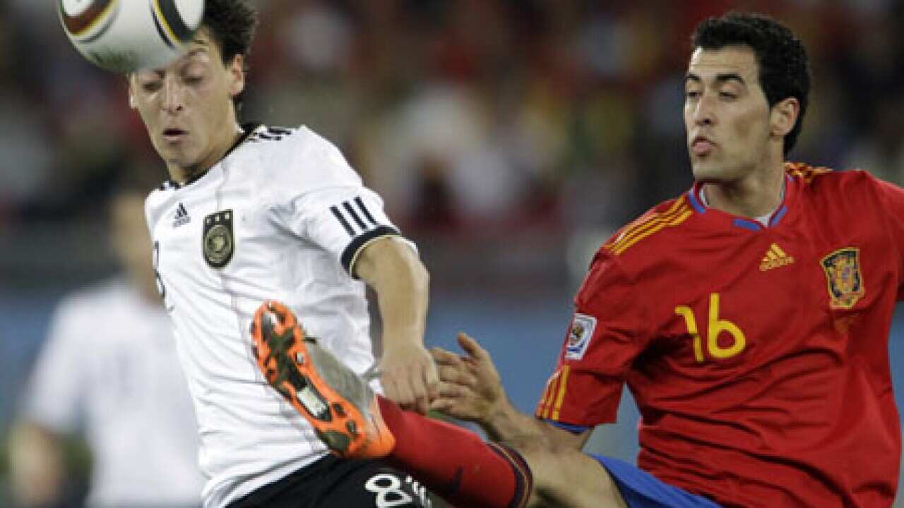 spain_germany_busquets_AAP_100710_L_955327044