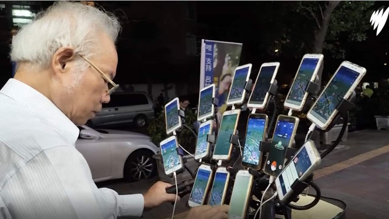 70-year-old Pokémon Go enthusiast plays with 15 phones at once