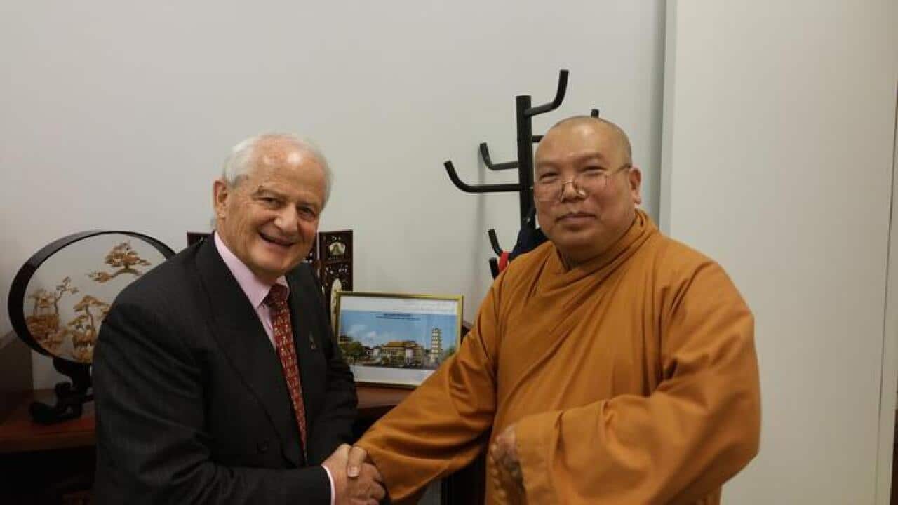 Hoà Thượng Thích Quảng Ba và cựu dân biểu liên bang Philip Ruddock