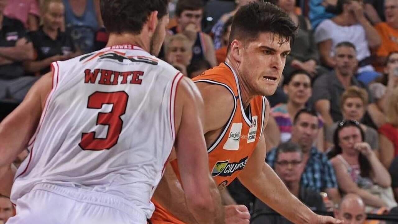Cairns Taipans player Cameron Gliddon (right)