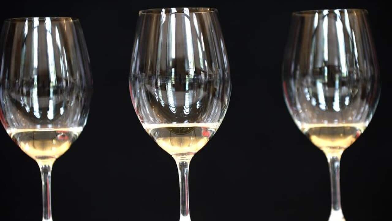 A file image of glasses of white wine