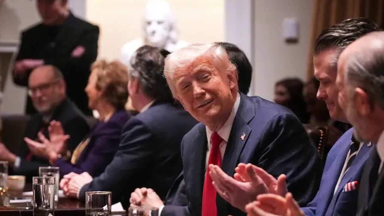 Trump at white house 2025.jpg