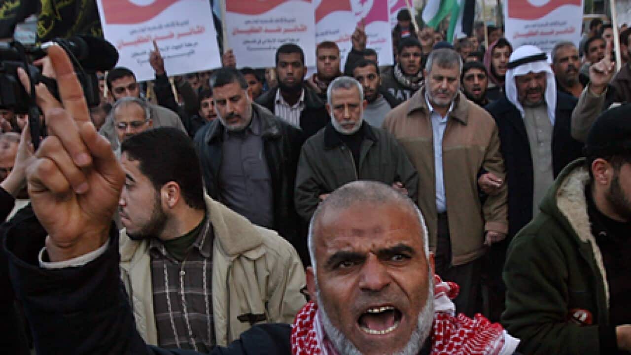 tunisia_rally_110118_L_ap_1409389136