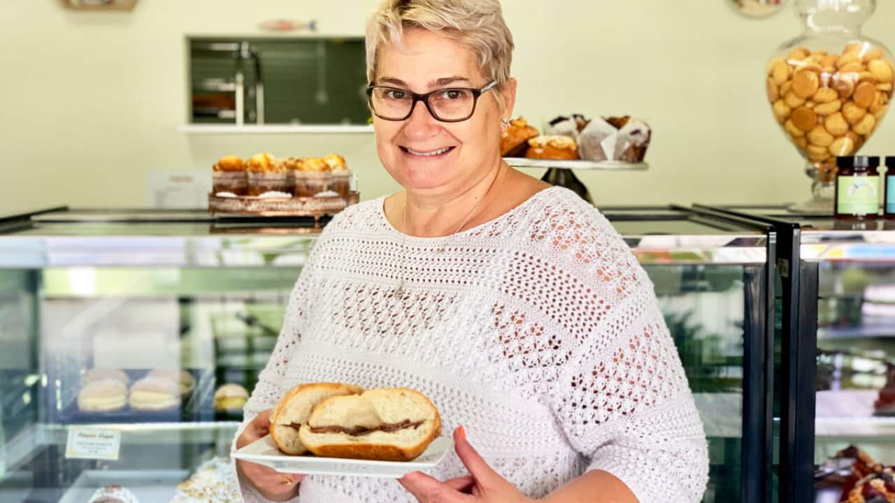 Helena Antonio, Portuguese Delights