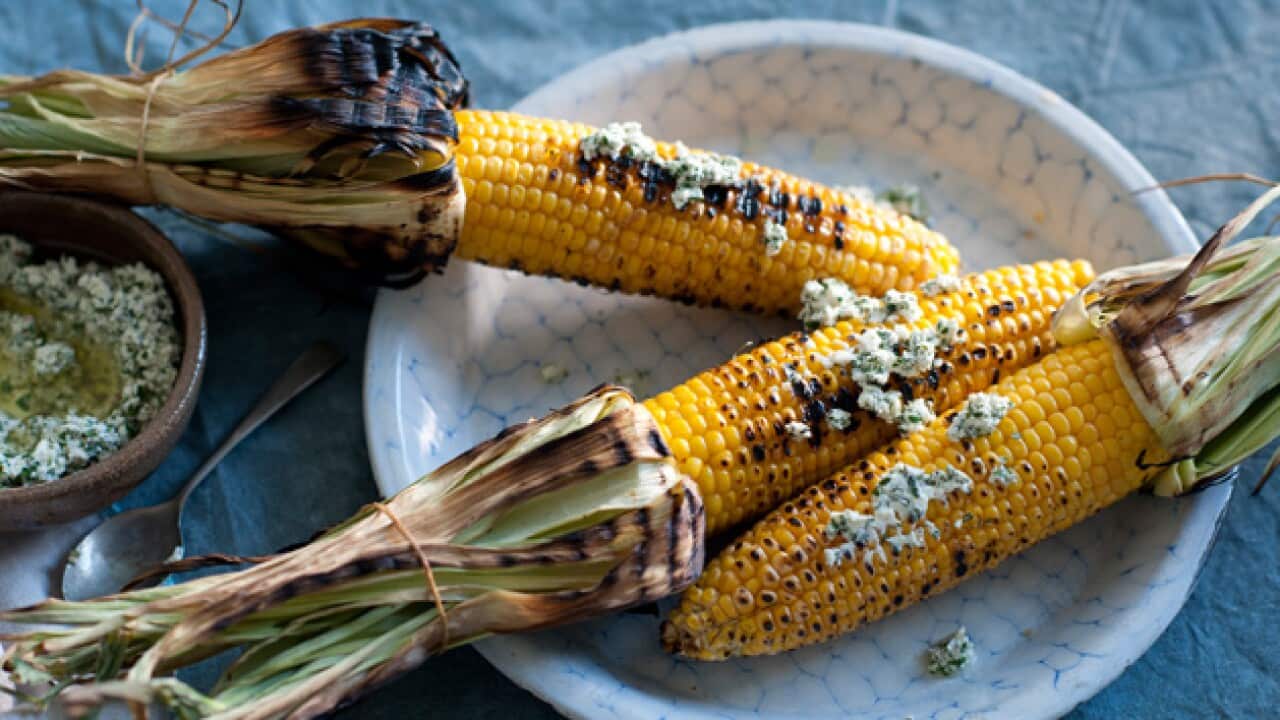 greek-corn-on-the-cob-fetta-dressing_1403201938
