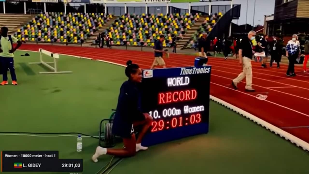 Letesenbet Gidey breaks the 10000m record