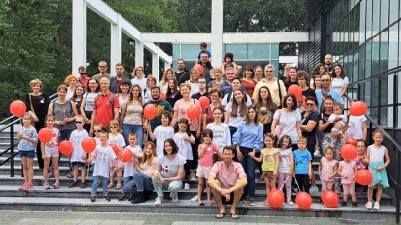 Дан близанаца испред на Универзитету у Новом Саду.