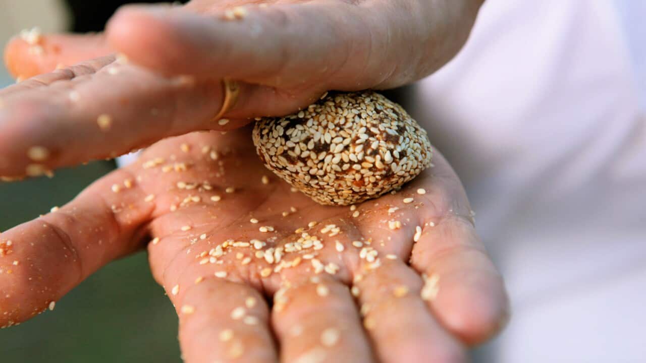 sesame-date-balls.jpg