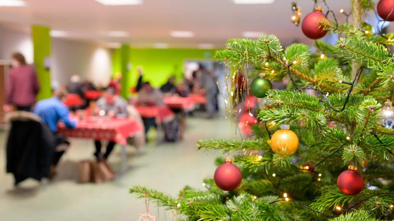 Bishop Fehrs on Christmas Eve with homeless people