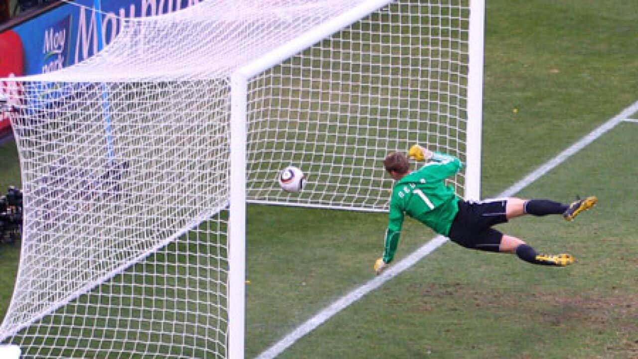 lampard_goal_line_england_L_GETTY_100628_391916296