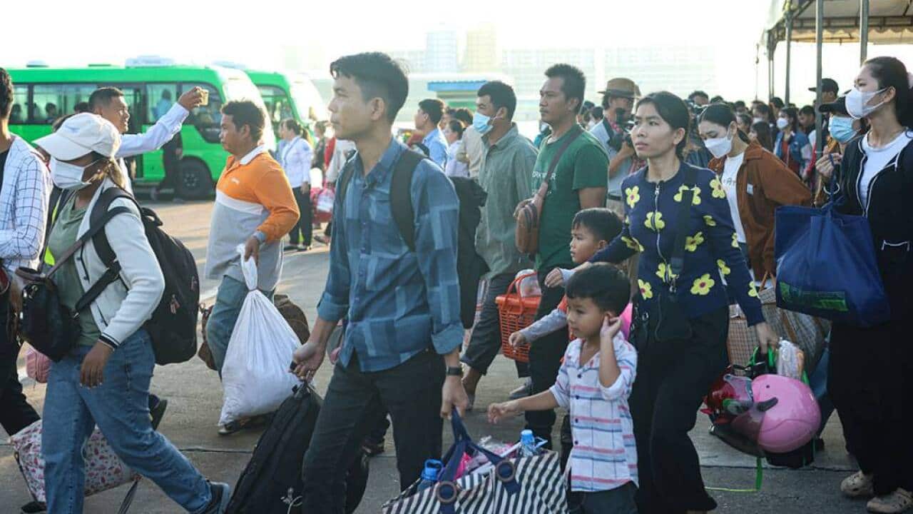 Free buses services in Cambodia during Pchum Ben.jpg