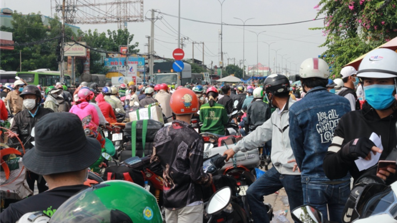 Khoảng 6% lao động đã nghỉ việc bỏ về quê sau khi nhiều nhà máy phảio đ́ng cửa vì Covid.