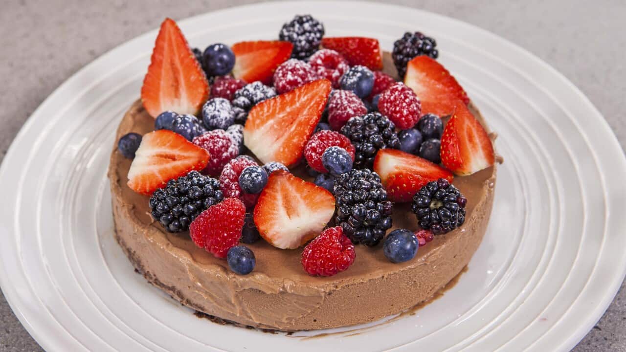 EG5_Ep48_Chocolate, Gingerbread and Berry Cake.jpg