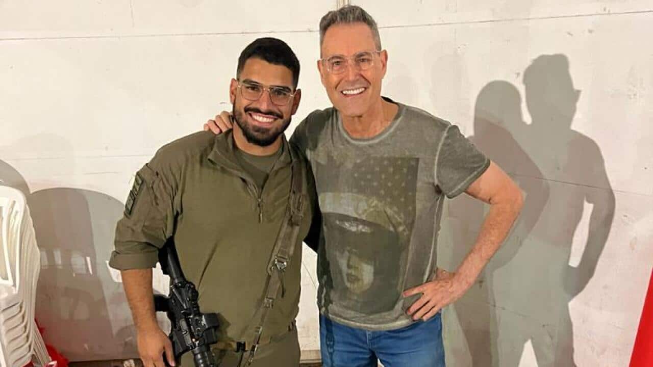 Uri Geller with IDF2.jpg