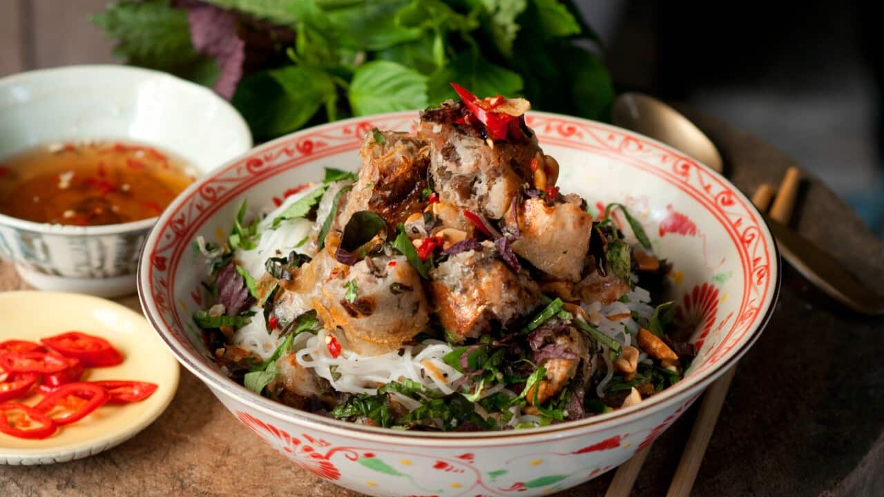 Hanoi crisp parcels with vermicelli salad (bun nem ran)