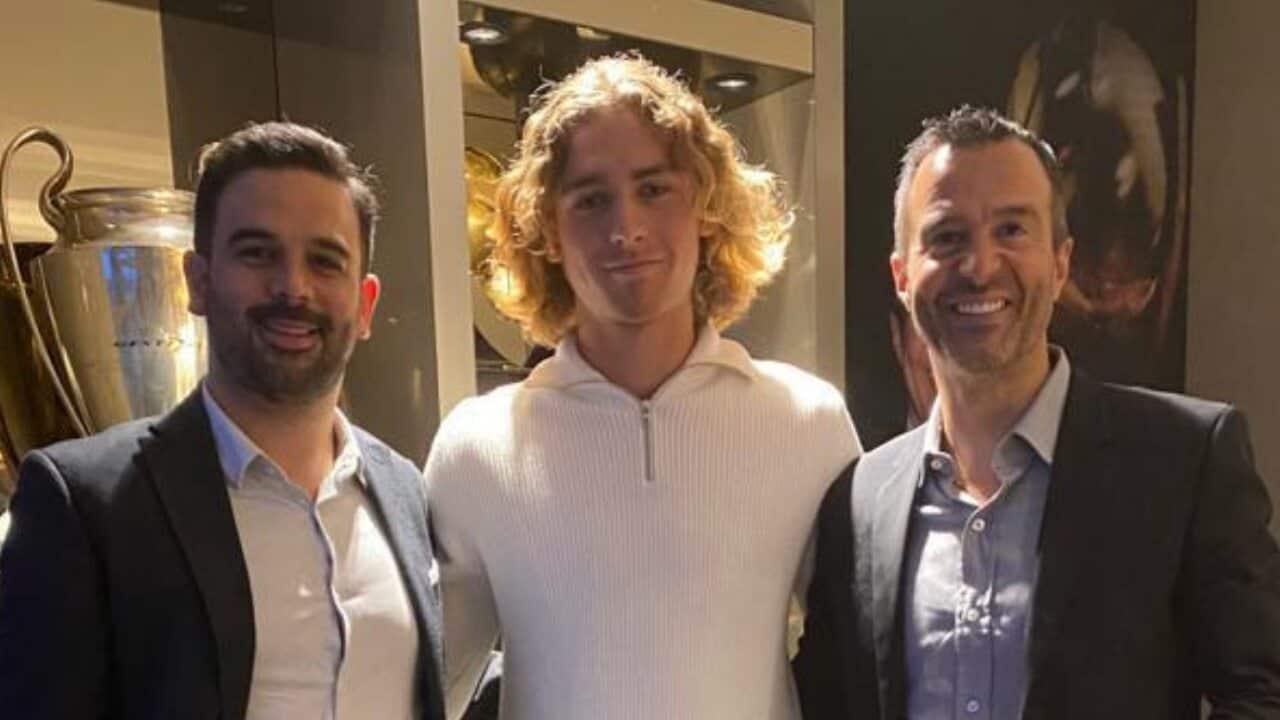 Jonathan Sousa (L), Ryan Teague (C), Jorge Mendes