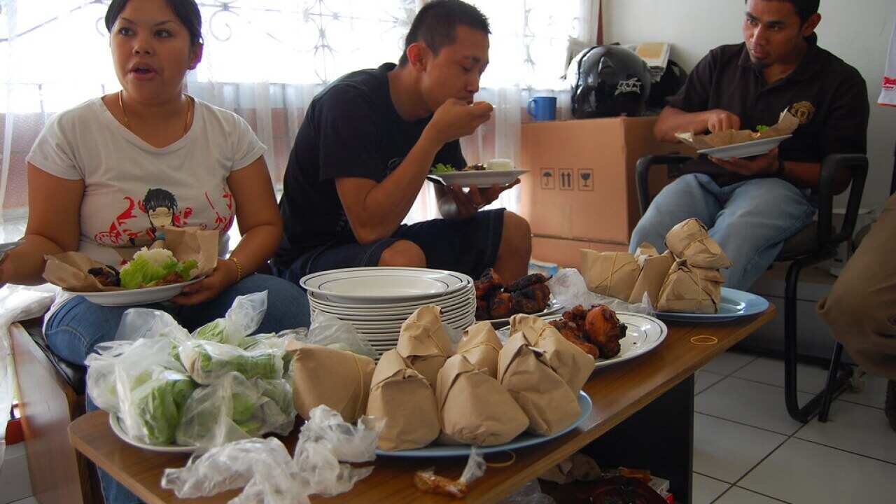 There is wide range of ways to serve and enjoy nasi bungkus.