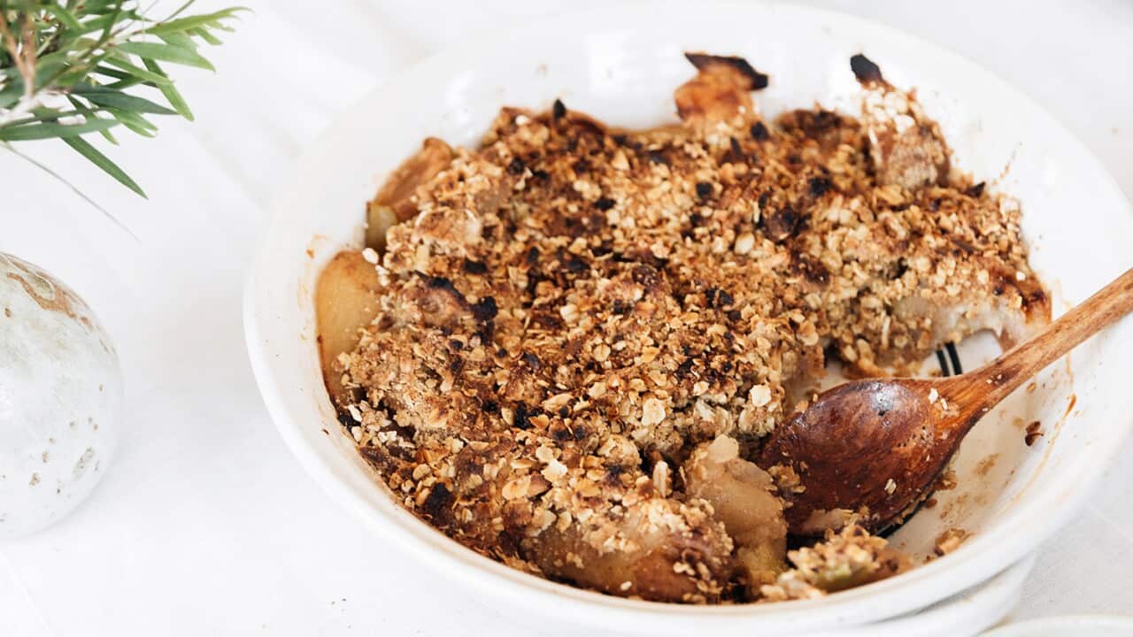 Apple and pear crumble