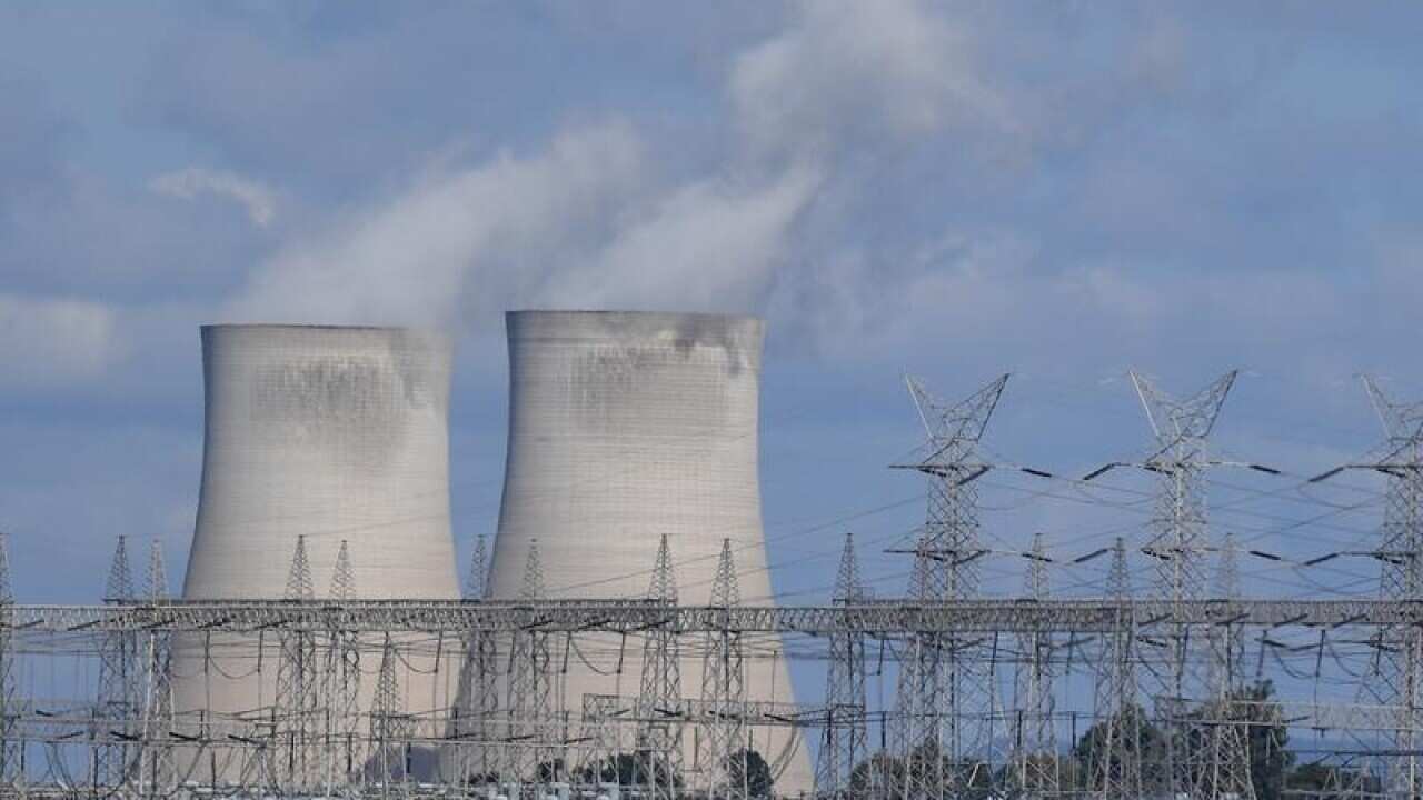 the Bayswater coal-fired power station cooling towers and wires
