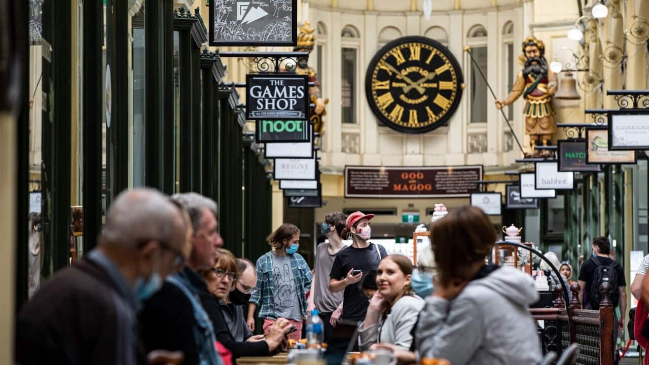 Al fresco diners in Melbourne (AAP)
