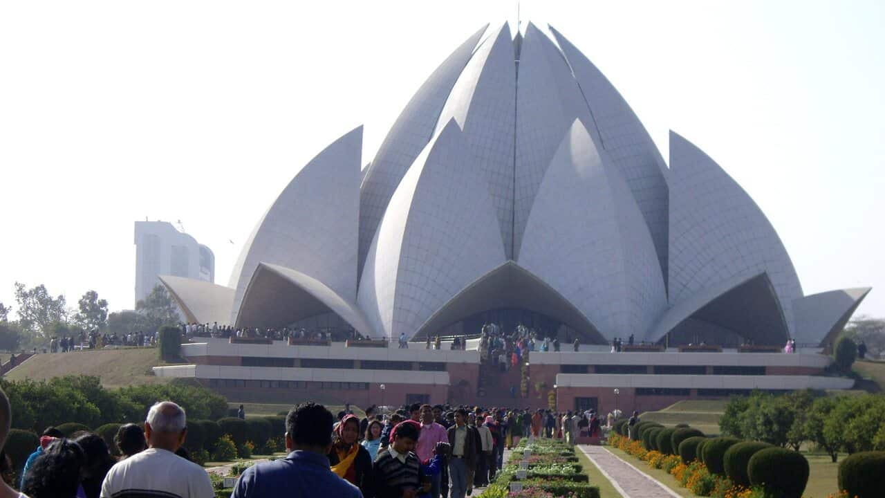 DELHI - Sunday crowds at the Bahai Lotus Temple, Delhi. (AAP Image/David Crawshaw) NO ARCHIVING