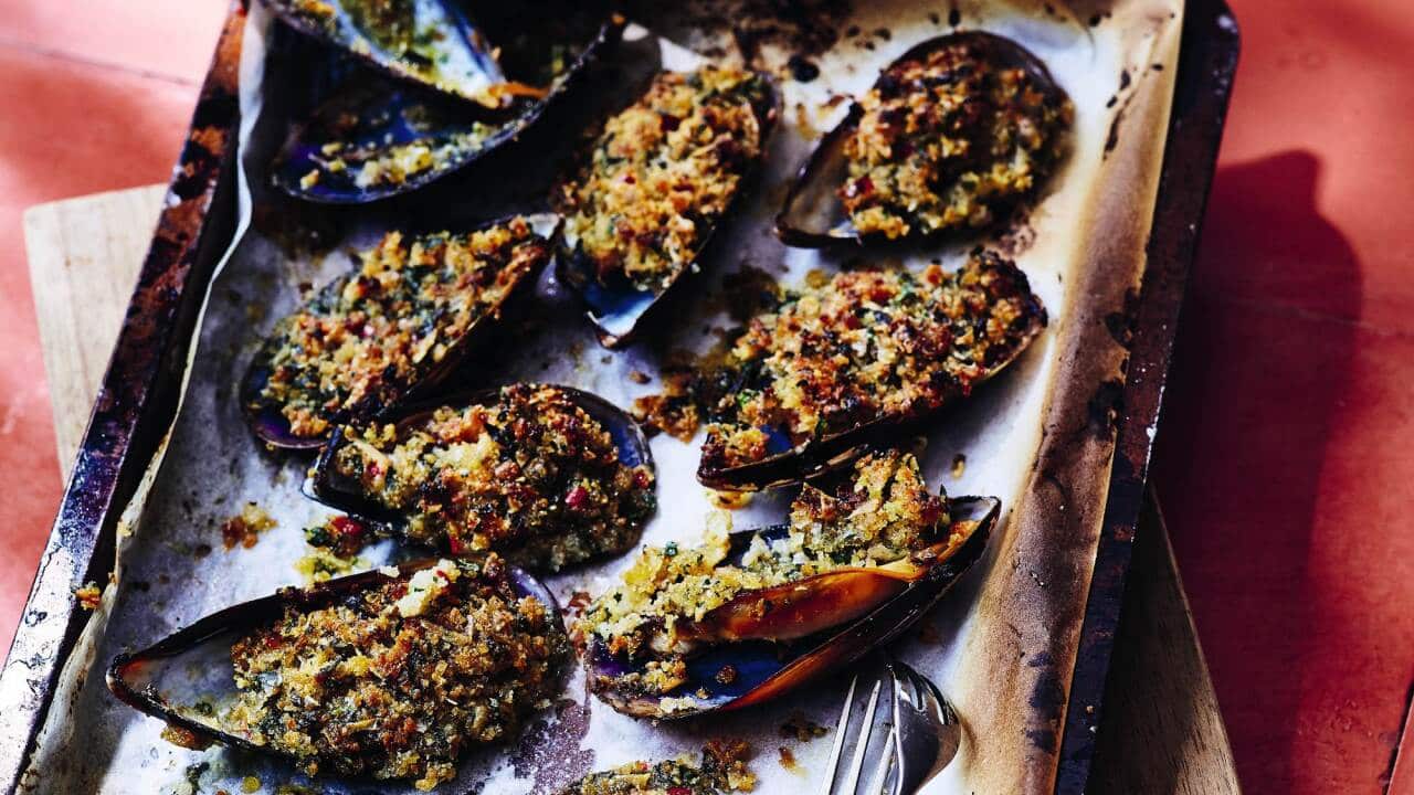 Stuffed and baked mussels (Cozze gratinate)