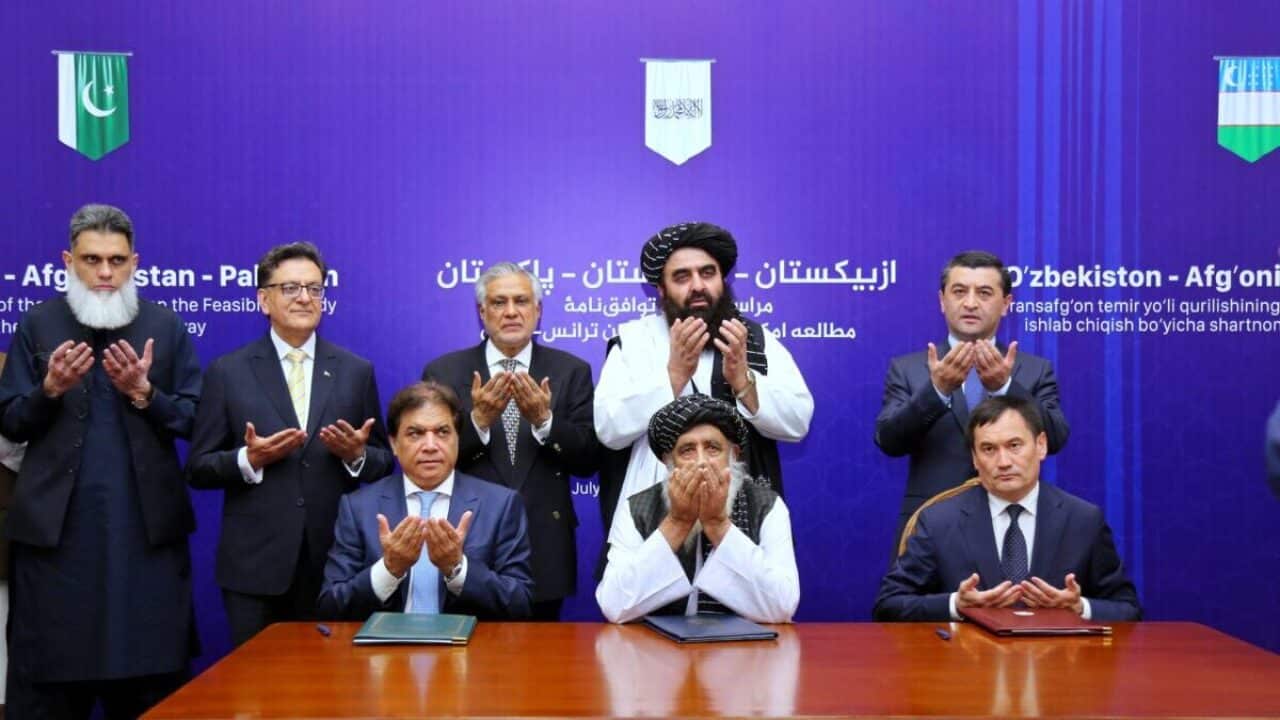 Taliban, Uzbec and Pakistani officials.jpg