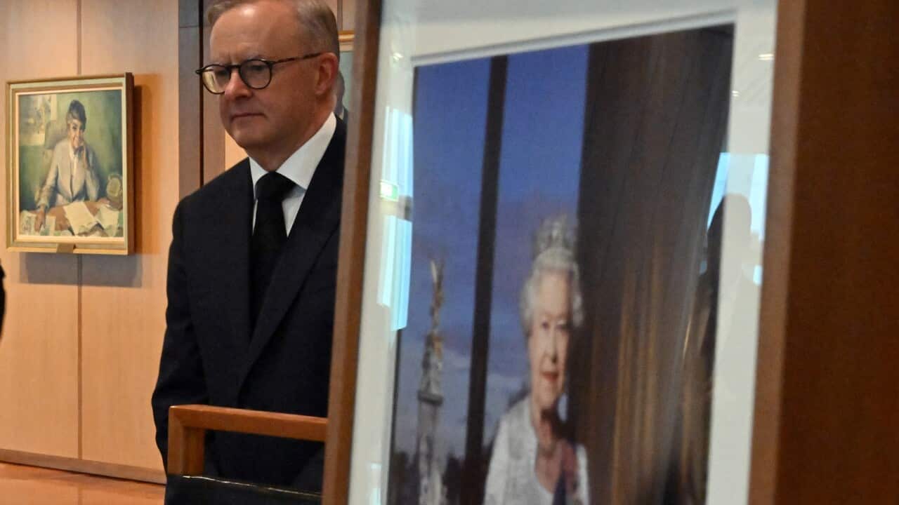 QUEEN ELIZABETH II AUSTRALIA REAX