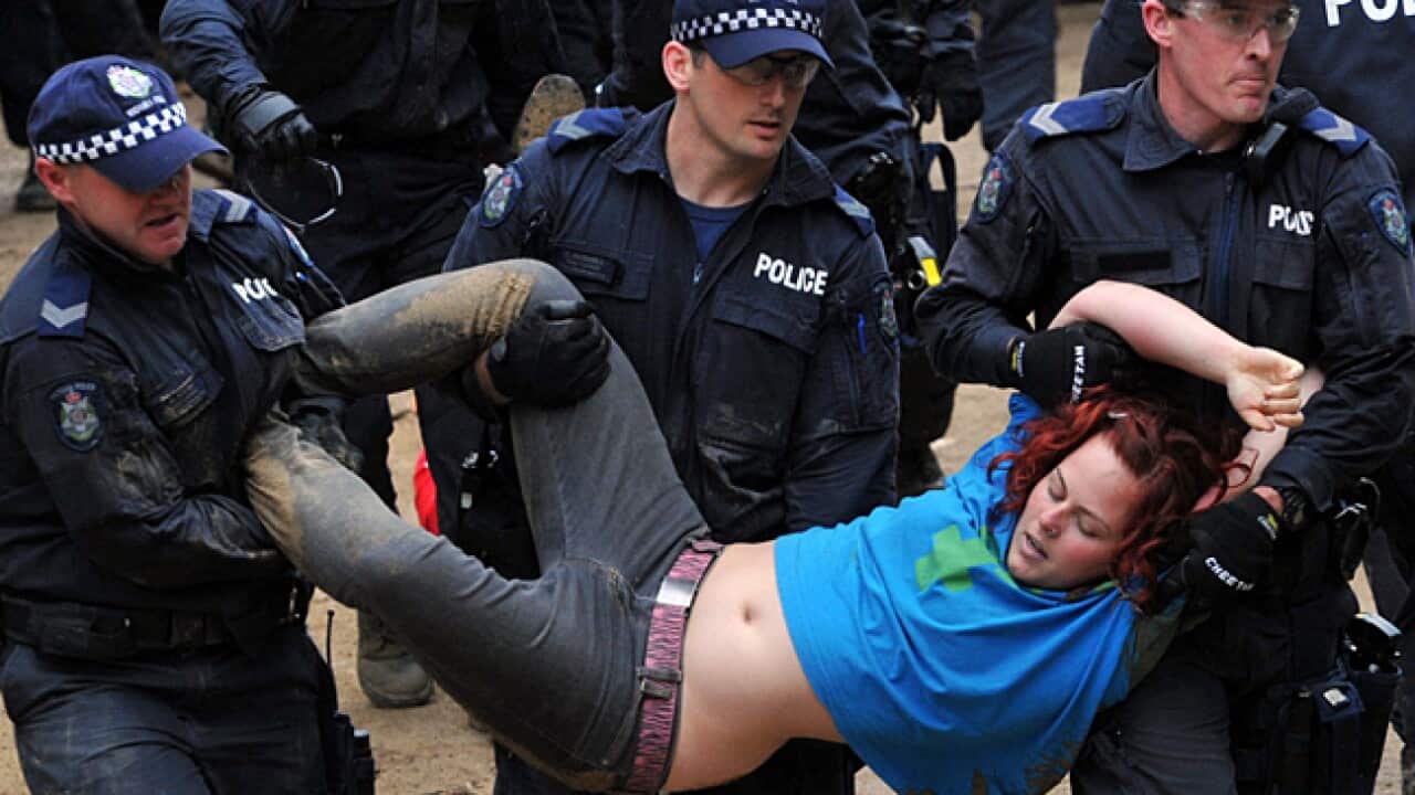 Occupy_melbourne_breakup_111021_aap_1457516973