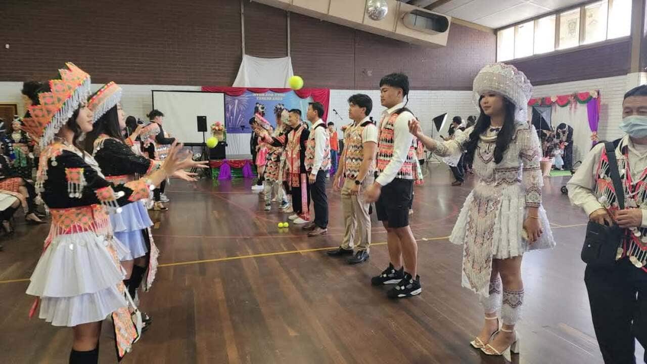 Pov pob xyoo tshiab 2024-25 (Ntsuab Zeb Vwj).jpg