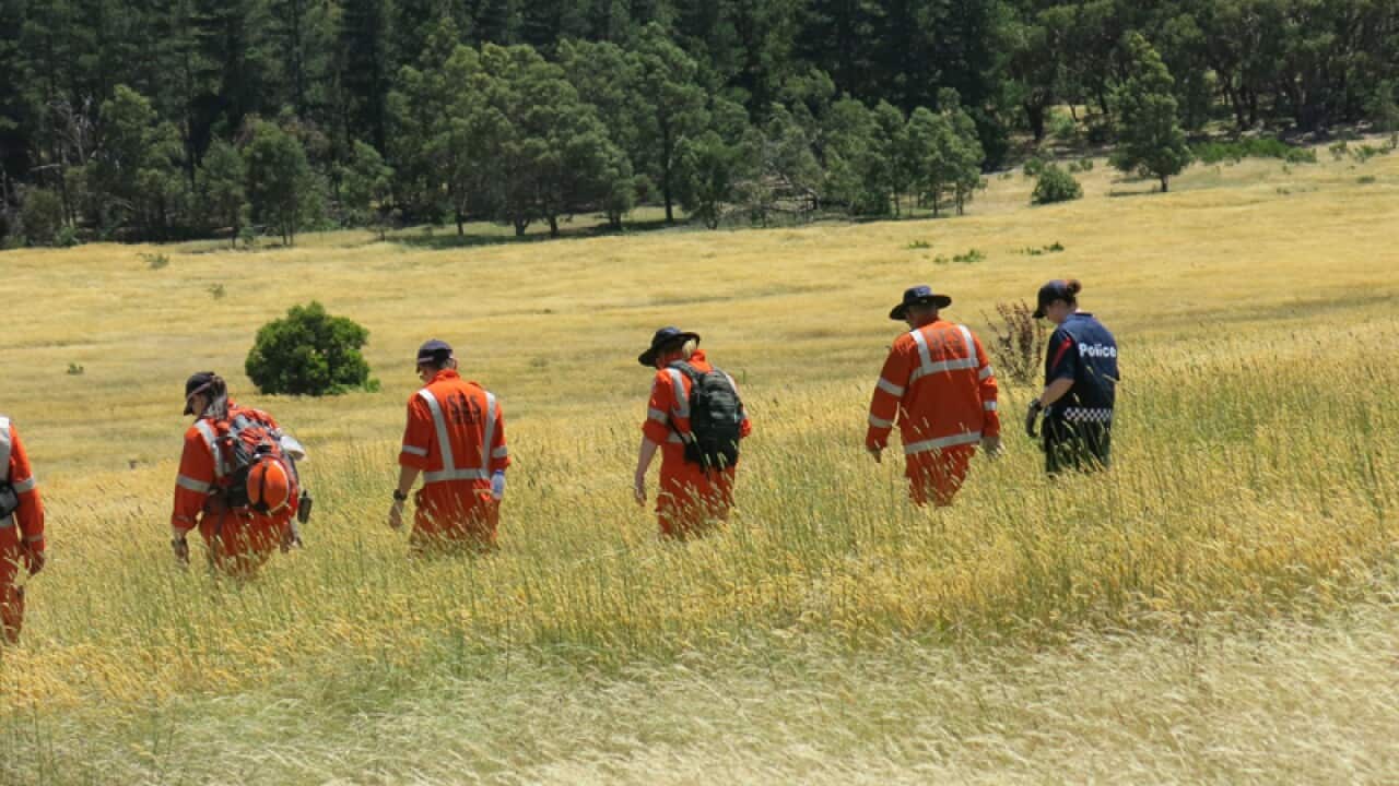 Police and SES volunteers search for missing mother Karen Ristevski